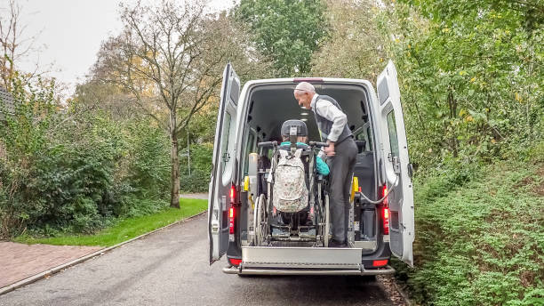 Tu movilidad, nuestra prioridad: Guía de transporte adaptado en Senior Market