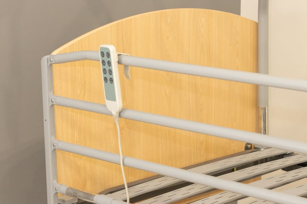 Cama articulada plus eléctrica de somier 90cm + colchón de poliuretano + cabecero + piecero + carro elevador + barandillas plegables