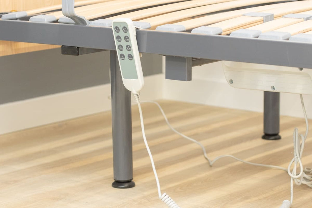 Cama articulada eléctrica de somier 105cm y colchón de poliuretano + cabecero + piecero + patas niveladoras + barandillas plegables