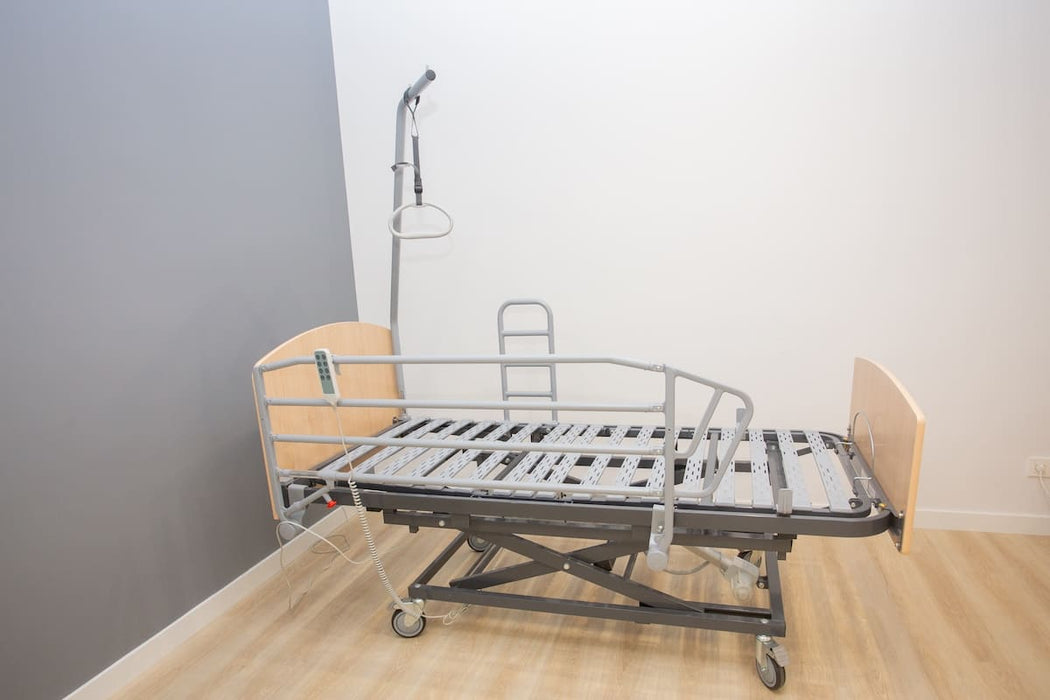 Cama articulada plus eléctrica de somier 90cm + colchón de poliuretano + cabecero + piecero + carro elevador + barandillas plegables