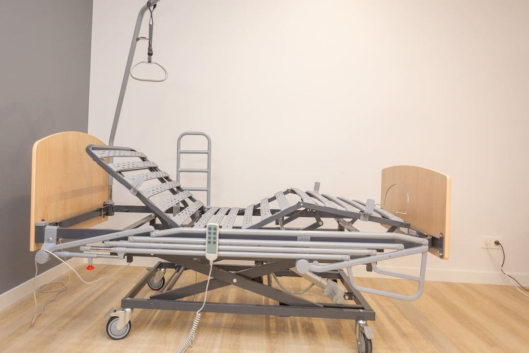 Cama articulada eléctrica de somier 90cm + colchón viscoelástico + cabecero + piecero + carro elevador + barandillas plegables