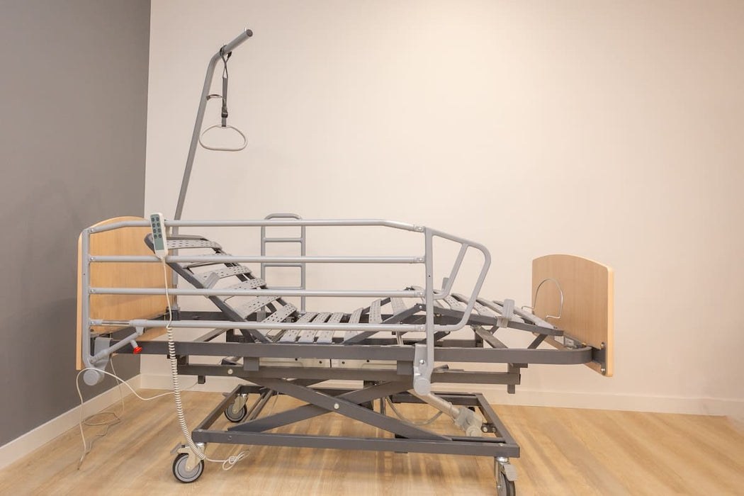 Cama articulada eléctrica de somier 90cm + colchón viscoelástico + cabecero + piecero + carro elevador + barandillas plegables