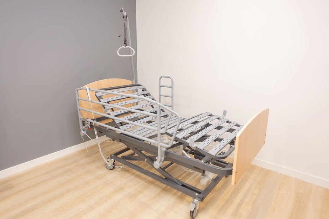 Cama articulada plus eléctrica de somier 90cm + cabecero + piecero + carro elevador + barandillas plegables