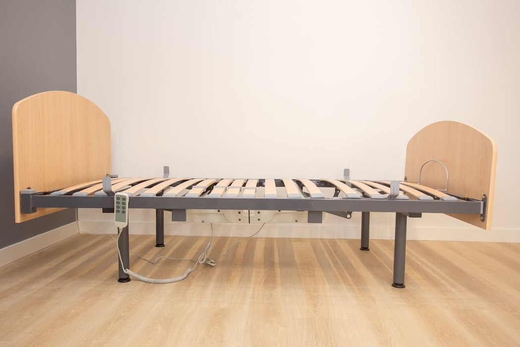 Cama articulada eléctrica de somier 105cm y colchón viscoelástico + cabecero + piecero + patas niveladoras + barandillas plegables