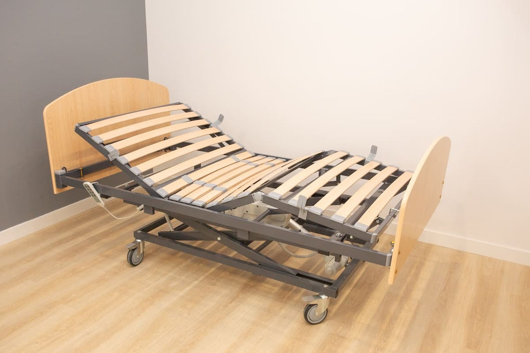 Cama articulada eléctrica de somier 105cm + colchón PU + cabecero + piecero + carro elevador + barandillas plegables