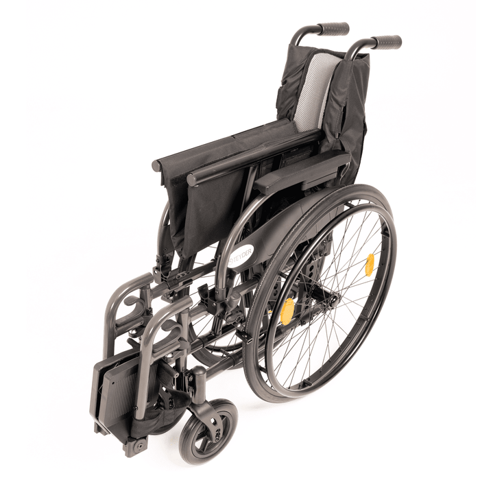 Silla de ruedas de aluminio con respaldo regulable con eje de liberación rápida