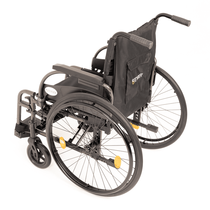 Silla de ruedas de aluminio con respaldo regulable con eje de liberación rápida