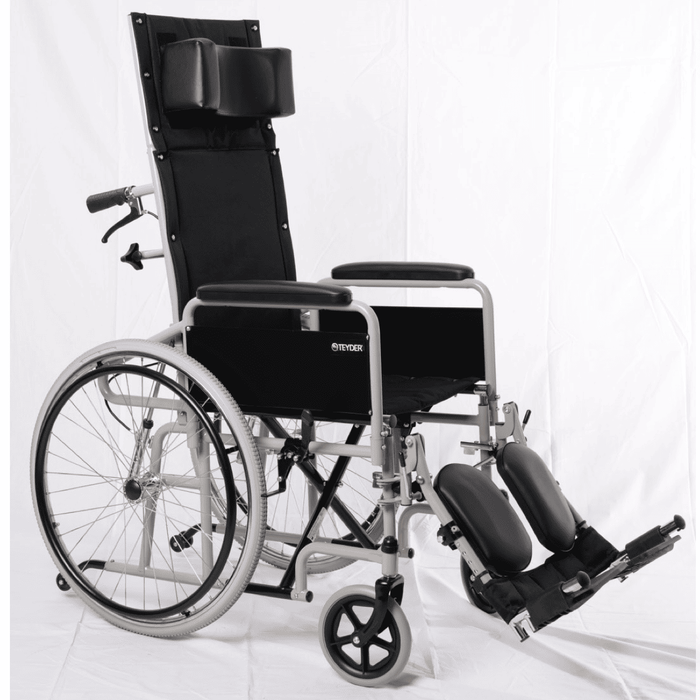 Silla de ruedas con respaldo reclinable y reposapiés elevables con tapizado de Nylon