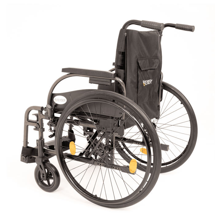 Silla de ruedas de aluminio con respaldo regulable con eje de liberación rápida