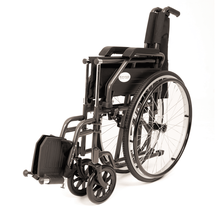 Silla de ruedas plegable con ruedas grandes con extracción rápida