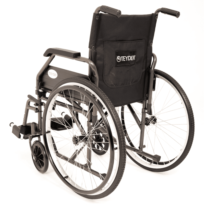 Silla de ruedas plegable con ruedas grandes con extracción rápida