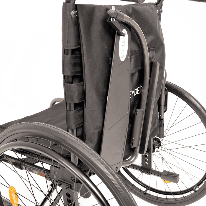 Silla de ruedas de aluminio con respaldo regulable con eje de liberación rápida