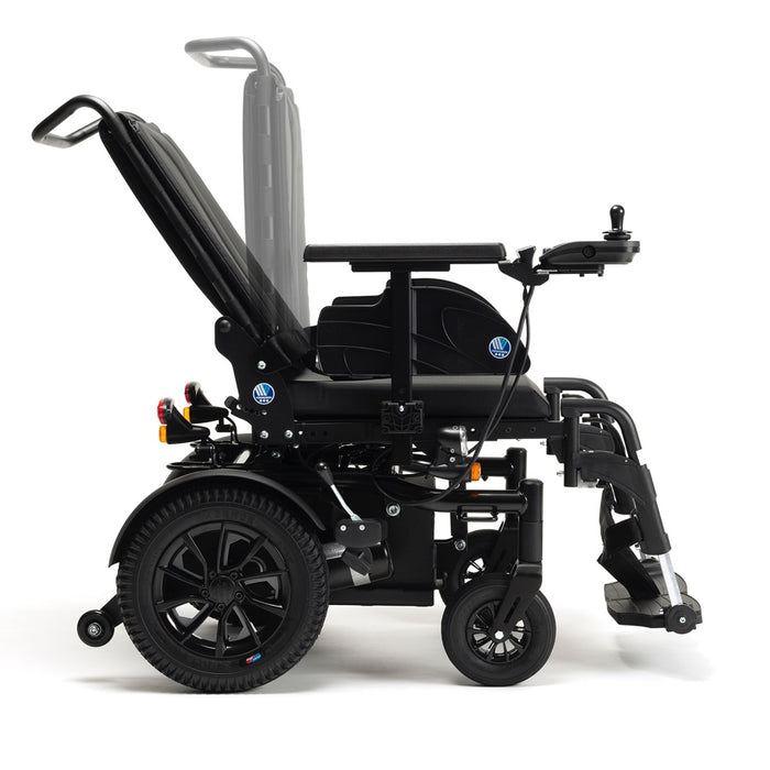 Silla de ruedas electrónica de máxima maniobrabilidad para espacios reducidos con tracción trasera