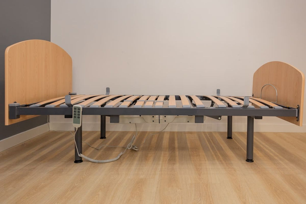 Cama articulada eléctrica de somier 105cm y colchón de poliuretano + cabecero + piecero + patas niveladoras + barandillas plegables