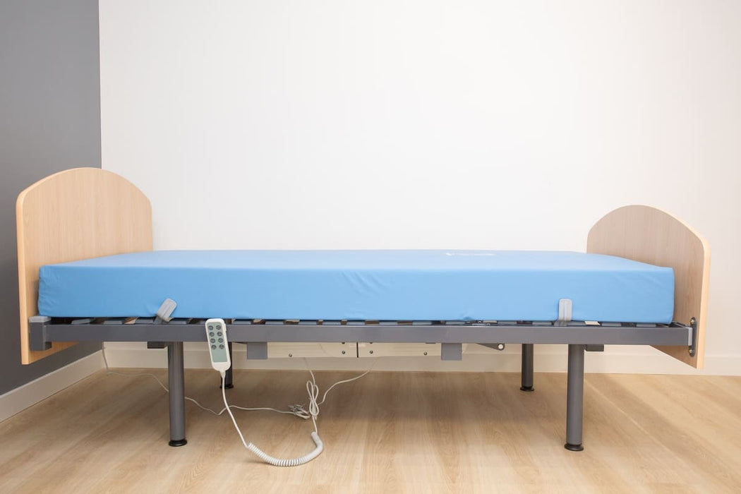 Cama articulada eléctrica de somier 105cm y colchón de poliuretano + cabecero + piecero + patas niveladoras + barandillas plegables