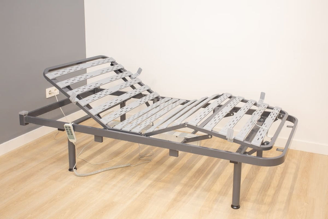 Cama articulada eléctrica de somier 90cm + colchón + cabecero + piecero + patas niveladoras + barandillas