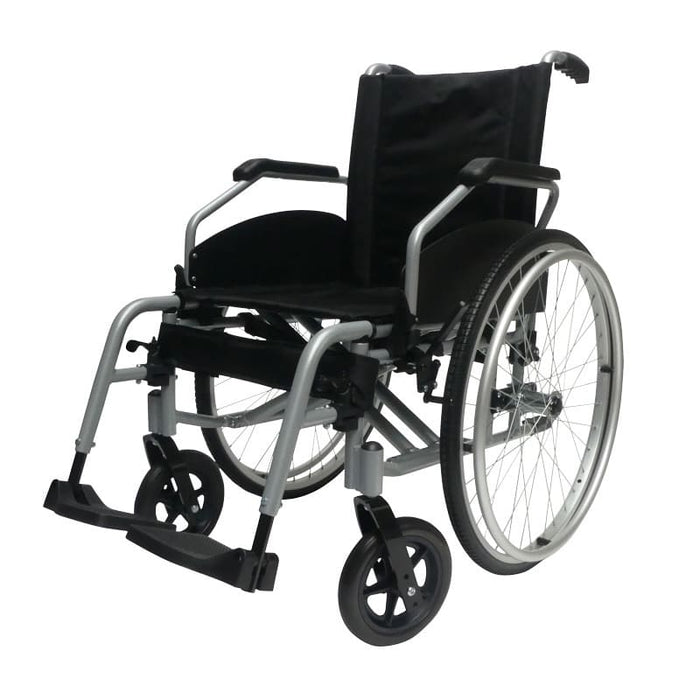 Silla de ruedas robusta con reposabrazos abatibles y ruedas de 24" con eje desmontable rápido