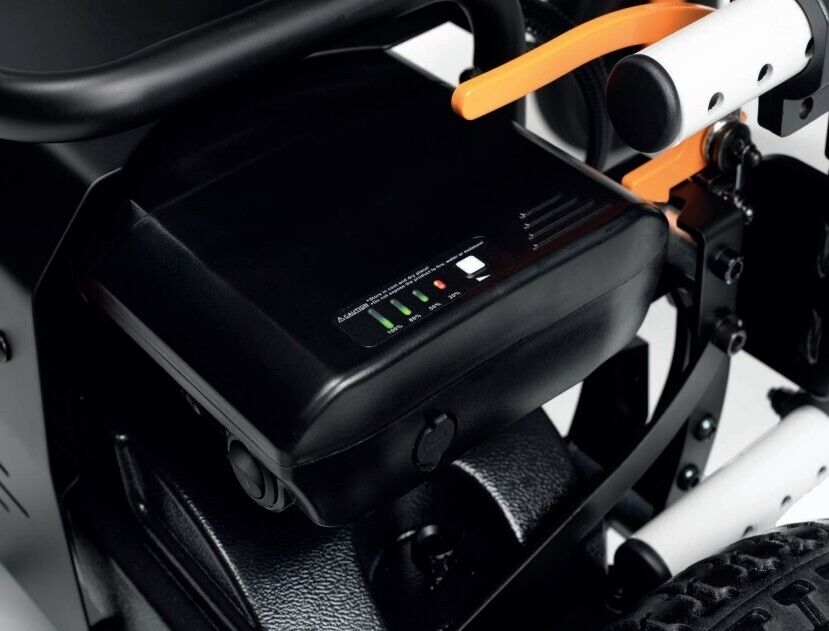 Silla de ruedas eléctrica plegable con batería extraíble para aumentar la autonomía